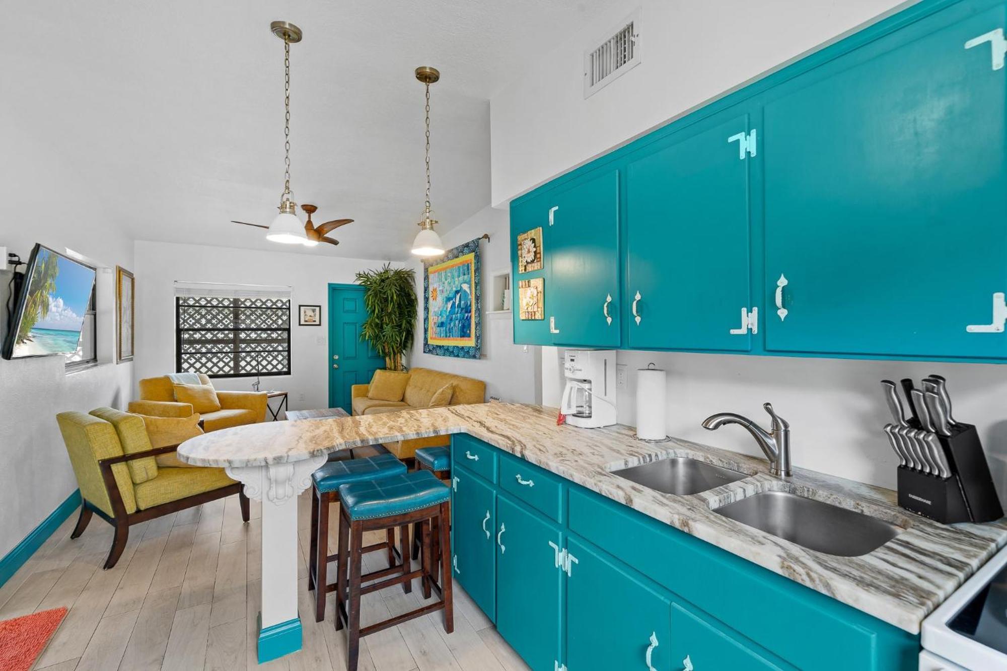 Uptown Cottage - Walk To The Beach And Restaurants 可可比奇 外观 照片