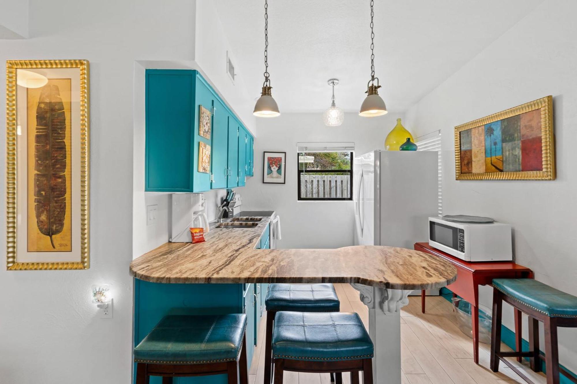 Uptown Cottage - Walk To The Beach And Restaurants 可可比奇 外观 照片